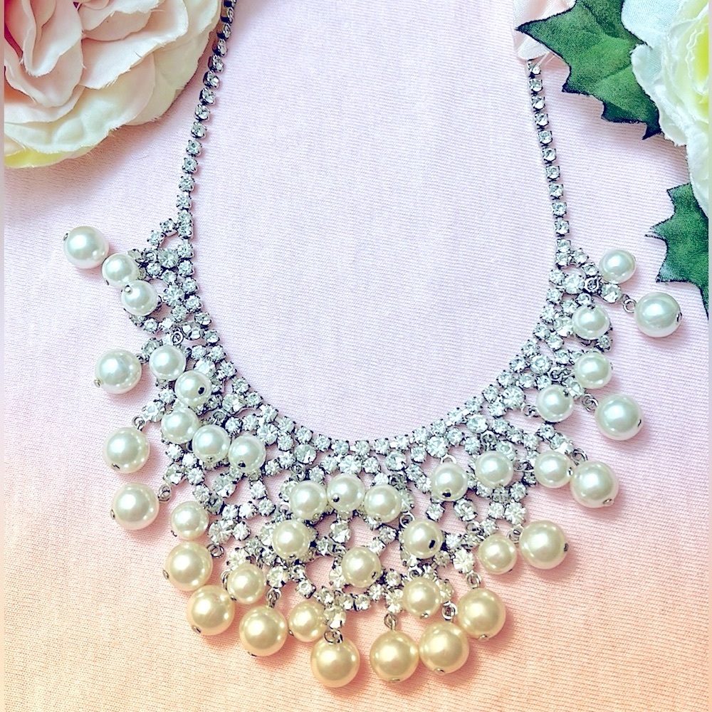 Vintage pearl rhinestone necklace